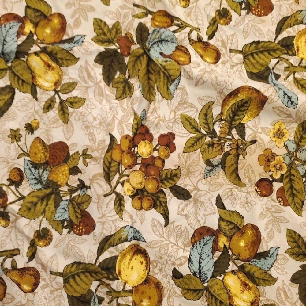 Vintage, Pom-Pom'd edged Table Cover